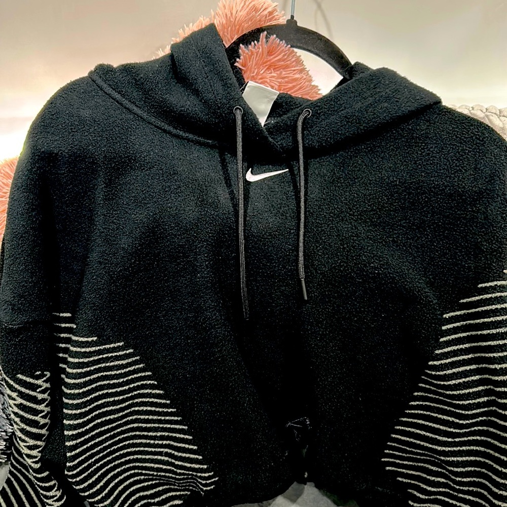 Nike size small thermal fit adv